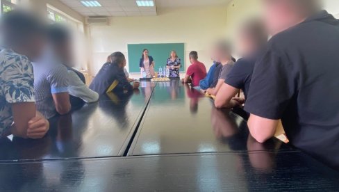 SERTIFIKATIMA DO ZAPOSLENJA: Štićenici Vaspitno-popravnog doma u Kruševcu uključeni u program preduzetništva SERTIFIKATIMA DO ZAPOSLENJA: Štićenici Vaspitno-popravnog doma u Kruševcu uključeni u program preduzetništva
