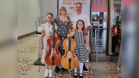 MUZIČKO TAKMIČENJE „MLADI VIRTUOZ”: Brojne nagrade za talentovane Paraćince (FOTO) MUZIČKO TAKMIČENJE „MLADI VIRTUOZ”: Brojne nagrade za talentovane Paraćince (FOTO)