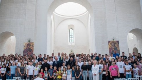 И ОВЕ ГОДИНЕ СПКД “ПРОСВЕТА” МОСТАР ПОДРЖАЛА МЛАДЕ ЉУДЕ: Помоћ за школовање која много значи И ОВЕ ГОДИНЕ СПКД “ПРОСВЕТА” МОСТАР ПОДРЖАЛА МЛАДЕ ЉУДЕ: Помоћ за школовање која много значи