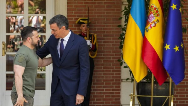 ЗЕЛЕНСКИ ДОПУТОВАО У МАДРИД: Шпанија испоручује Украјини још оружја ЗЕЛЕНСКИ ДОПУТОВАО У МАДРИД: Шпанија испоручује Украјини још оружја