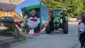 ODUŠEVIO REGION: Vidite kako je mladić došao na maturu (VIDEO)