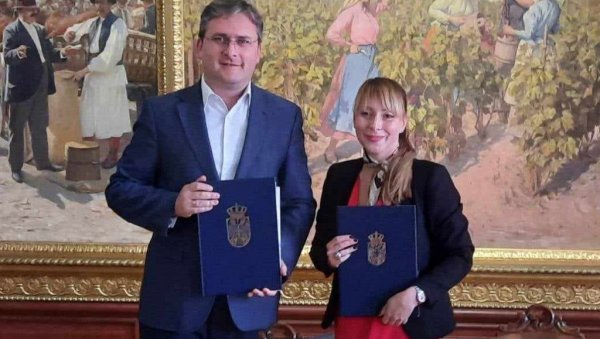 СЕЛАКОВИЋ У ВРШЦУ: Пет милиона за Градски музеј, библиотеци 360.000 динара СЕЛАКОВИЋ У ВРШЦУ: Пет милиона за Градски музеј, библиотеци 360.000 динара