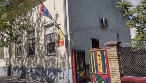 TESNO U VRTIĆU: Roditelji u Zmajevu kod Vrbasa traže proširenje boravka za decu TESNO U VRTIĆU: Roditelji u Zmajevu kod Vrbasa traže proširenje boravka za decu