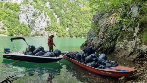 IZ JEZERA IZVUČENO TELO ŽENE: Tijana G. stradala na Perućcu IZ JEZERA IZVUČENO TELO ŽENE: Tijana G. stradala na Perućcu
