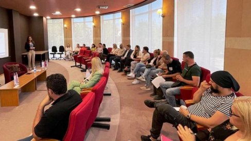 KAKO KONKURISATI: U Paraćinu predstavljeni programi za MSSP sektor KAKO KONKURISATI: U Paraćinu predstavljeni programi za MSSP sektor