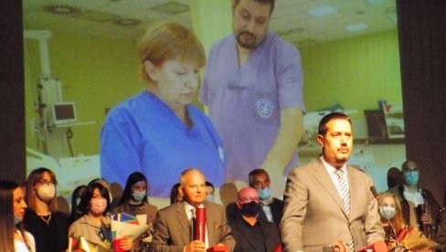 PRIZNANJE ZA IZUZETNE ZASLUGE: Prof. dr Radmilo Janković postao počasni član Evropskog udruženja anesteziologa i intenzivista PRIZNANJE ZA IZUZETNE ZASLUGE: Prof. dr Radmilo Janković postao počasni član Evropskog udruženja anesteziologa i intenzivista