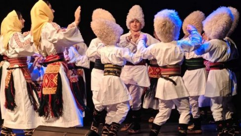 GODIŠNJI KONCERT KUD-A „DIMITRIJE KATIĆ“: Nastupali folkloraši iz cele Srbije
