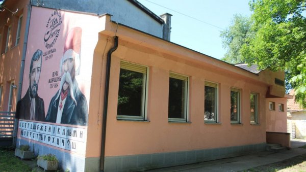 ХРАМ КЊИГЕ У НОВОМ РУХУ: Обновљена библиотека у Чонопљи код Сомбора ХРАМ КЊИГЕ У НОВОМ РУХУ: Обновљена библиотека у Чонопљи код Сомбора