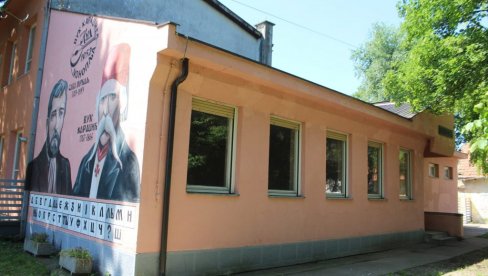 HRAM KNJIGE U NOVOM RUHU: Obnovljena biblioteka u Čonoplji kod Sombora HRAM KNJIGE U NOVOM RUHU: Obnovljena biblioteka u Čonoplji kod Sombora