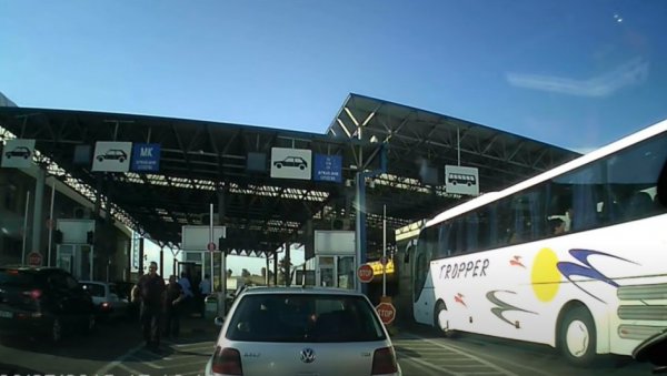 ПЛАНИРАТЕ НА ПУТ У ГРЧКУ АУТОМОБИЛОМ? Ово су нова правила за ТАГ уређаје која морате знати