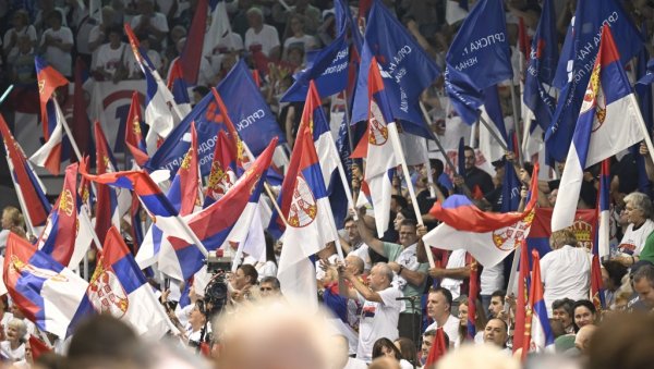 РЕПУБЛИКА СРПСКА, РЕПУБЛИКА СРПСКА: Ори се Халом спортова на митингу листе Александар Вучић - Београд сутра (ВИДЕО) РЕПУБЛИКА СРПСКА, РЕПУБЛИКА СРПСКА: Ори се Халом спортова на митингу листе Александар Вучић - Београд сутра (ВИДЕО)