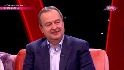 IZ SVIH PREDMETA 5, SAMO IZ JEDNOG 4: Dačić u emisiju doneo dnevnik iz škole, ali to nije sve IZ SVIH PREDMETA 5, SAMO IZ JEDNOG 4: Dačić u emisiju doneo dnevnik iz škole, ali to nije sve