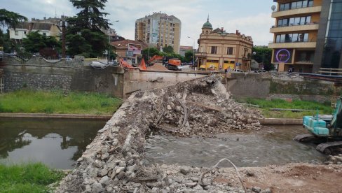 SRUŠEN PARAĆINSKI MOST: Grade novi prelaz preko Crnice SRUŠEN PARAĆINSKI MOST: Grade novi prelaz preko Crnice