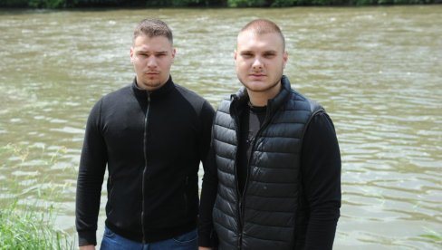 SREĆAN KRAJ DRAME NA IBRU: Zahvaljujući hrabrim Kraljevčanima, iz hladne i nabujale vode spasena dvojica mladića (FOTO) SREĆAN KRAJ DRAME NA IBRU: Zahvaljujući hrabrim Kraljevčanima, iz hladne i nabujale vode spasena dvojica mladića (FOTO)