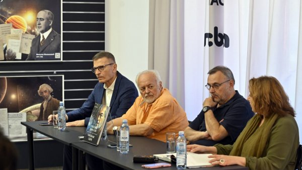 ВЕЛИЧАНСТВЕН ЛИКОВНИ ДАР И ПРАГМАТИЧНА ПАМЕТ: Представљена монографија Герослав Зарић Гера, Чаробњак сцене Живадина Митровића ВЕЛИЧАНСТВЕН ЛИКОВНИ ДАР И ПРАГМАТИЧНА ПАМЕТ: Представљена монографија Герослав Зарић Гера, Чаробњак сцене Живадина Митровића