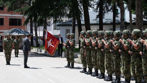 MINISTAR GAŠIĆ OBIŠAO ČETVRTU BRIGADU KOPNENE VOJSKE: Prikazano novouvedeno naoružanje u sastav jedinice (FOTO)