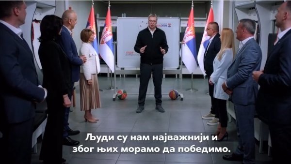 ЉУДИ СУ НАЈВАЖНИЈИ, ЗБОГ ЊИХ МОРАМО ДА ПОБЕДИМО: Вучић - Дуго смо се спремали за ову утакмицу (ВИДЕО) ЉУДИ СУ НАЈВАЖНИЈИ, ЗБОГ ЊИХ МОРАМО ДА ПОБЕДИМО: Вучић - Дуго смо се спремали за ову утакмицу (ВИДЕО)