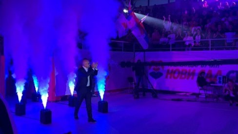 SVI NA JEDNOM MESTU, ZA BOLJE SUTRA: Konvencija SNS u sportskom centru Slana bara (FOTO/VIDEO) SVI NA JEDNOM MESTU, ZA BOLJE SUTRA: Konvencija SNS u sportskom centru Slana bara (FOTO/VIDEO)