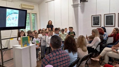 PREDŠKOLCI PISALI KNJIGU: Deca predstavila radove u Kulturnom centru u Paraćinu (FOTO) PREDŠKOLCI PISALI KNJIGU: Deca predstavila radove u Kulturnom centru u Paraćinu (FOTO)