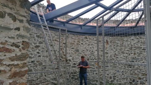 KONAČNO UREĐUJU POLUKRUŽNU KULU: Pokrajinski zavod ulaže 30 miliona u rekonstrukciju utvrđenja iznad Vršca (FOTO)