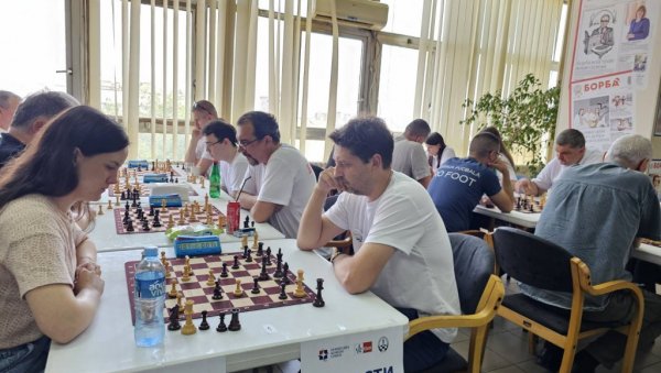 НЕСАЛОМИВИ ЧЕТВЕРАЦ! Новости узеле учешће на Хуманитарној бизнис лиги у шаху НЕСАЛОМИВИ ЧЕТВЕРАЦ! Новости узеле учешће на Хуманитарној бизнис лиги у шаху