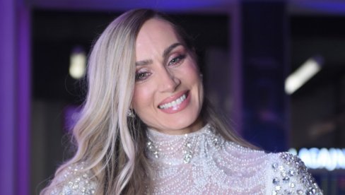 BOGINJA: Objavljene slike nage Jelene Gavrilović (FOTO)