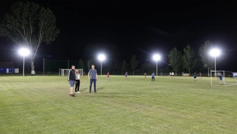 ZASIJALO ŠEST SPORTSKIH TERENA: Sombor nastavlja da ulaže u sportsku infrastrukturu ZASIJALO ŠEST SPORTSKIH TERENA: Sombor nastavlja da ulaže u sportsku infrastrukturu