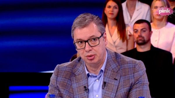 СТРЕЉАЋЕМО ГА КАО ЧАУШЕСКУА Вучић о језивим претњама: Не можете да стрељате све болнице, све километре путева, све пруге... СТРЕЉАЋЕМО ГА КАО ЧАУШЕСКУА Вучић о језивим претњама: Не можете да стрељате све болнице, све километре путева, све пруге...