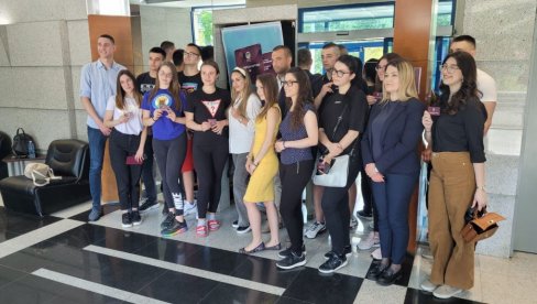 U VRŠCU POČELA PODELA BESPLATNIH KARTICA: Za popuste se do sada prijavilo preko 120 studenata U VRŠCU POČELA PODELA BESPLATNIH KARTICA: Za popuste se do sada prijavilo preko 120 studenata
