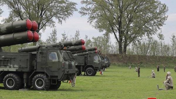 СТЕЈТ ДЕПАРТМЕНТ ЗАБРИНУТ: Могућност да Русија испоручи Северној Кореји оружје изузетно забрињавајућа СТЕЈТ ДЕПАРТМЕНТ ЗАБРИНУТ: Могућност да Русија испоручи Северној Кореји оружје изузетно забрињавајућа