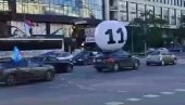 СКАНДАЛОЗНО! Опозиција у Новом Саду на бруталан начин крши изборну тишину (ВИДЕО) СКАНДАЛОЗНО! Опозиција у Новом Саду на бруталан начин крши изборну тишину (ВИДЕО)