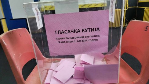 NIŠLIJE GLASAJU: Biračka mesta otvorena na vreme NIŠLIJE GLASAJU: Biračka mesta otvorena na vreme