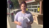 OPOZICIONI HULIGANI POVREDILI DEVOJKU U NOVOSADSKOM SAJMU: Završila u urgentnom (VIDEO)