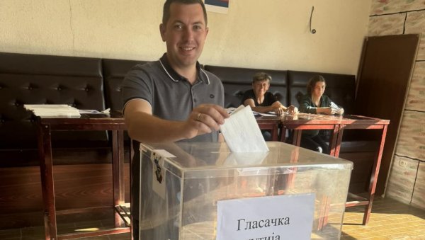 НАДМОЋНО У СРБОБРАНУ: Александар Вућић - Србобран сутра остварила апсолутну победу НАДМОЋНО У СРБОБРАНУ: Александар Вућић - Србобран сутра остварила апсолутну победу
