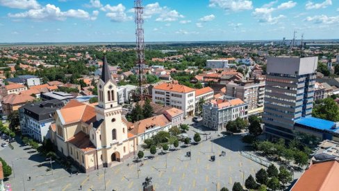 SNS I KOALICIJA OSVOJILI 41 MANDAT: Gradska izborna komisija Zrenjanina saopštila na osnovu 100 posto obrađenih biračkih mesta SNS I KOALICIJA OSVOJILI 41 MANDAT: Gradska izborna komisija Zrenjanina saopštila na osnovu 100 posto obrađenih biračkih mesta