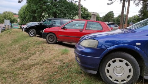 GRADIĆE SE DVE GARAŽE: Kraljevčani rešavaju višegodišnji problem parkiranja u gradu na Ibru