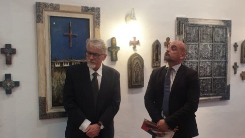 TURKANOVI „FRAGMENTI NASLEĐA“: Izložbu u Vršcu otvorio upravnik Zadužbine kralja Petra Prvog TURKANOVI „FRAGMENTI NASLEĐA“: Izložbu u Vršcu otvorio upravnik Zadužbine kralja Petra Prvog