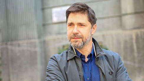 LJUDI ME PREPOZNAJU KAO ZORANA: Nebojša Milovanović o uspehu Tajni vinove loze, porodici, ulogama Branislava Tapuškovića i Koče Popovića... LJUDI ME PREPOZNAJU KAO ZORANA: Nebojša Milovanović o uspehu Tajni vinove loze, porodici, ulogama Branislava Tapuškovića i Koče Popovića...