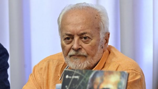 СВОЈ И НЕПОНОВЉИВ, ТИХИ ПЕРФЕКЦИОНИСТА: Монографија Герослав Зарић Гера, Чаробњак сцене Живадина Митровића СВОЈ И НЕПОНОВЉИВ, ТИХИ ПЕРФЕКЦИОНИСТА: Монографија Герослав Зарић Гера, Чаробњак сцене Живадина Митровића