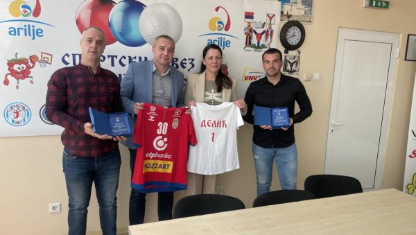 АРИЉЕ ПОЛОЖИЛО ИСПИТ: Успешно организовано првенство Србије за младе рукометаше АРИЉЕ ПОЛОЖИЛО ИСПИТ: Успешно организовано првенство Србије за младе рукометаше