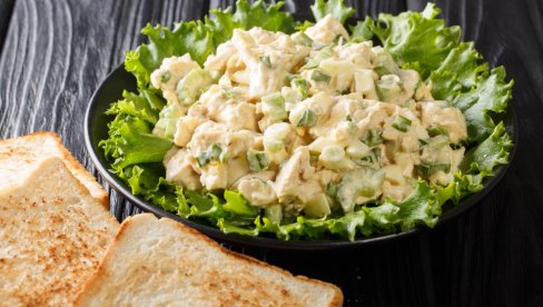 PILEĆA SALATA: Savršena zamena za ručak PILEĆA SALATA: Savršena zamena za ručak