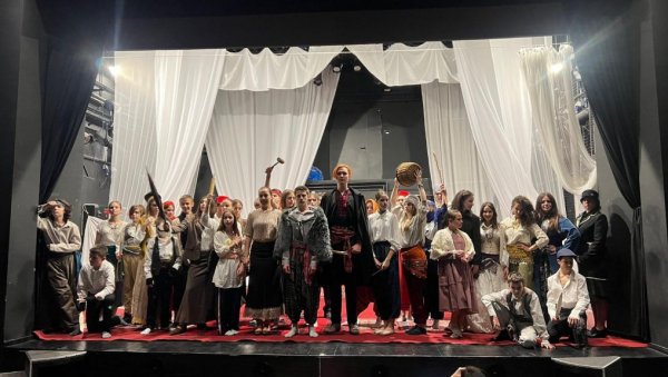 НА СЦЕНИ ХРАБРА ХАЈДУЧИЦА: Премијера у Дадову, у режији Николе Кљајића НА СЦЕНИ ХРАБРА ХАЈДУЧИЦА: Премијера у Дадову, у режији Николе Кљајића