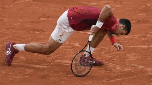 TENISKI SVET U NEVERICI! Novak Đoković se oglasio usred noći i otkrio da li nastavlja Rolan Garos TENISKI SVET U NEVERICI! Novak Đoković se oglasio usred noći i otkrio da li nastavlja Rolan Garos