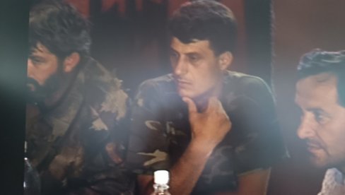 TAČI NA SVADBI, VOJNICI TZV. OVK SE ZAKLINJU VELIKOJ ALBANIJI: Na suđenju liderima tzv. OVK objavljeni retko viđeni snimci TAČI NA SVADBI, VOJNICI TZV. OVK SE ZAKLINJU VELIKOJ ALBANIJI: Na suđenju liderima tzv. OVK objavljeni retko viđeni snimci