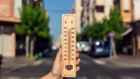 OD ŠEST SATI TROPSKE TEMPERATURE: Ovog jutra najtopliji Beograd - Na području cele Srbije na snazi crveni meteoalarm OD ŠEST SATI TROPSKE TEMPERATURE: Ovog jutra najtopliji Beograd - Na području cele Srbije na snazi crveni meteoalarm