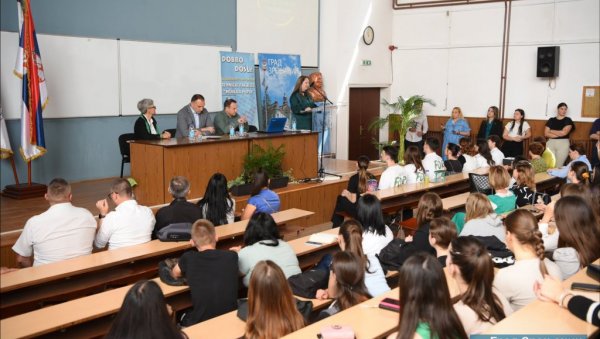 ЗНАЊЕМ ЗА ЗЕЛЕНУ ПЛАНЕТУ: Светски дан заштите животне средине обележен на Техничком факултету Михајло Пупин ЗНАЊЕМ ЗА ЗЕЛЕНУ ПЛАНЕТУ: Светски дан заштите животне средине обележен на Техничком факултету Михајло Пупин