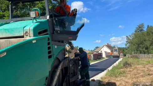 SREĐUJU ULICE U OBRENOVCU: Opština nastavlja rekonstrukciju ulica u sklopu projekta Asfalt do svake kuće SREĐUJU ULICE U OBRENOVCU: Opština nastavlja rekonstrukciju ulica u sklopu projekta Asfalt do svake kuće