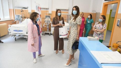 HUMANOST I POMOĆ NA PRVOM MESTU: Donacija u vrednosti od 20 miliona dinara za dečju bolnicu u Nišu (FOTO) HUMANOST I POMOĆ NA PRVOM MESTU: Donacija u vrednosti od 20 miliona dinara za dečju bolnicu u Nišu (FOTO)