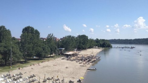 MASKIRANI NAPALI TROJICU MLADIĆA IZ FUTOGA NA ŠTRANDU: Poznato stanje povređenih, jedan zadržan na daljem lečenju, dvojica otpuštena kući MASKIRANI NAPALI TROJICU MLADIĆA IZ FUTOGA NA ŠTRANDU: Poznato stanje povređenih, jedan zadržan na daljem lečenju, dvojica otpuštena kući
