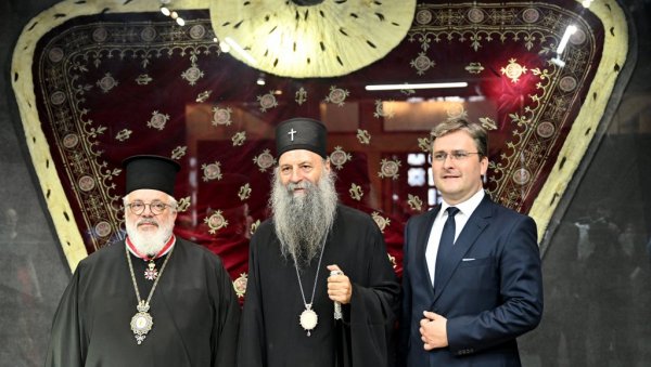 НА ГРЧКОЈ МАРИЦИ СРПСКИ ХРАМ И СПОМЕНИК: Сретењски орден, највише одликовање Републике Србије, грчком митрополиту Дамаскину НА ГРЧКОЈ МАРИЦИ СРПСКИ ХРАМ И СПОМЕНИК: Сретењски орден, највише одликовање Републике Србије, грчком митрополиту Дамаскину